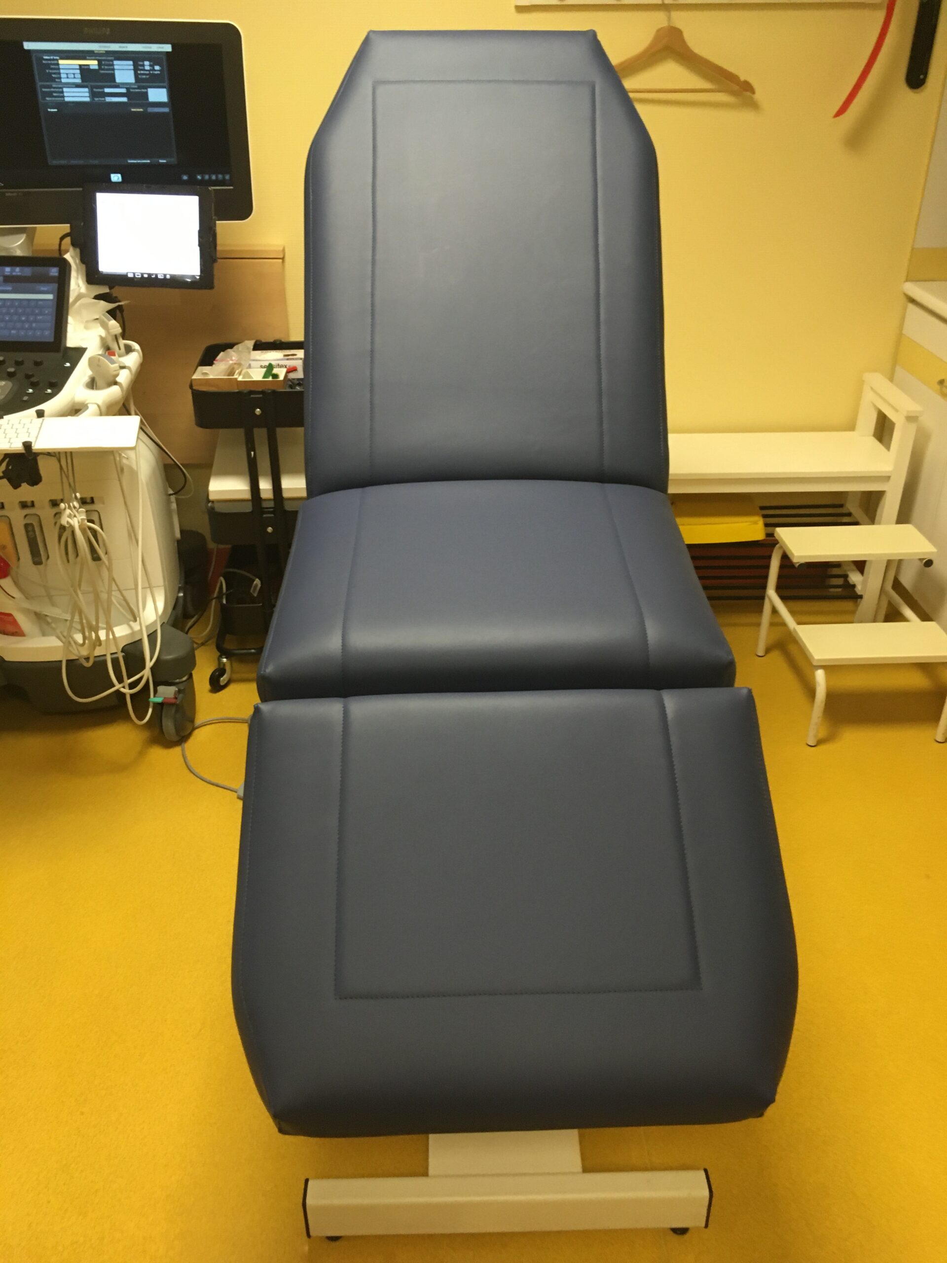 IMG_8752 table toute neuve installée par nos equipes